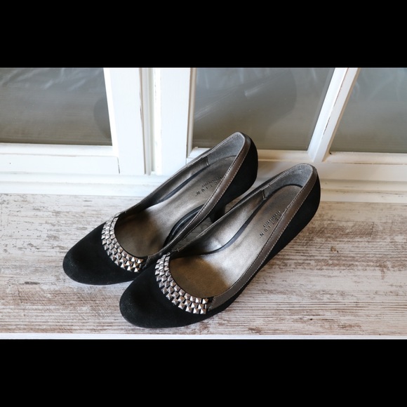 Black suede leather Kenneth Cole Reaction heels! - Picture 2 of 7